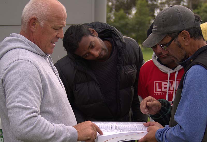 Spray Safe Training Trainer Ralph Bennett teaching Growsafe course